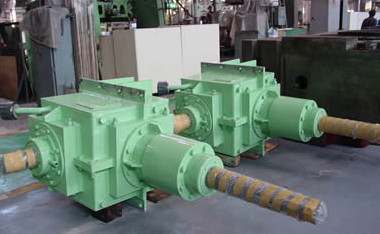 吐絲機(jī) 吐絲機(jī)